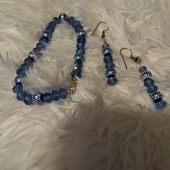 Bracelet and earrings set - Picture 2 of 2